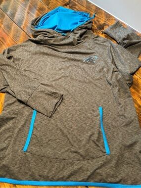 Carolina Panthers light/medium weight pull over Hoodie. Gray. Size XL